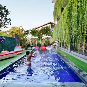 Vansari 3*, Seminyak Indonesien